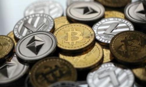    如何解决TP钱包中看不到币的余额问题  / 

 guanjianci  TP钱包, 加密货币, 钱包余额, 虚拟货币  /guanjianci 

在数字货币的迅猛发展中，越来越多的人开始使用各种加密货币钱包来存储和管理他们的资产。TP钱包作为一种较为流行的钱包，吸引了众多用户。然而，许多用户在使用TP钱包时可能会遇到看不到所购币种的余额的问题。这不仅可能引起用户的恐慌，同时也影响了他们对TP钱包的信任度。在这篇文章中，我们将探讨导致这一现象的原因，并提供解决方案。同时，我们还将回答一些与此密切相关的问题，帮助用户更好地理解加密货币钱包的运作和使用。

一、为什么TP钱包中看不到币的余额？

有很多原因可能导致在TP钱包中看不到币的余额。以下是常见的原因：

1. **网络连接问题**：如果您的网络连接不稳定或出现故障，TP钱包可能无法与区块链进行有效的交互，从而无法同步余额。确保您在使用钱包时处于良好的网络环境中。

2. **未同步区块链数据**：TP钱包需要与区块链进行数据同步，才能显示出最新的余额。如果您刚刚购买了数字货币，而钱包尚未完成与区块链网络的同步，您将无法看到相应的余额。

3. **地址错误**：在转账过程中，如果钱包地址输入错误，您购买的币可能会转入到一个错误的地址。确保您在进行交易时仔细检查地址的准确性。

4. **智能合约问题**：某些币种可能依赖于智能合约进行交易，如果合约发生故障或有问题，您可能无法查看到相应的余额。

5. **钱包版本更新**：TP钱包不时会发布新版本，以修复漏洞或添加新功能。如果您使用的是较旧版本的TP钱包，可能会导致余额无法显示。定期检查并更新到最新版本是确保良好使用体验的关键。

二、如何解决TP钱包中看不到的币余额问题？

解决TP钱包中余额不可见问题的方法如下：

1. **检查网络连接**：首先，确保您的设备连接到可靠的网络。重新启动路由器或者切换到其他网络，看看问题是否会得到解决。

2. **刷新钱包界面**：在TP钱包中，有时简单的刷新操作即可解决问题。您可以尝试关闭钱包应用，然后重新打开，查看余额是否显示正常。

3. **检查交易历史**：查看您的交易历史，确认您是否成功购买了相应的币种。如果交易状态是“失败”，那么该币种将不会在您的钱包中显示。

4. **更新TP钱包**：前往应用商店检查是否有TP钱包的新版本并更新。如果有，更新后重启钱包并检查余额。

5. **使用区块链浏览器**：输入您的钱包地址到相关的区块链浏览器中，可以查看该地址上所持有的余额。这可以帮助您确认币是否已经成功到账。

三、TP钱包安全性如何？

TP钱包是一款相对安全的加密货币钱包，但其安全性仍然取决于用户的使用习惯和钱包本身的设计。以下是关于TP钱包安全性的一些要点：

1. **私钥管理**：TP钱包为用户提供私钥管理功能，所有的资产都是通过私钥来控制的。用户应妥善保管私钥，切勿将其泄露给他人。

2. **多重签名功能**：TP钱包还提供多重签名功能，用户可以设置需要多个签名才能完成交易，这样可以增加安全性。

3. **定期更新**：TP钱包的开发团队会定期发布更新，以修复安全漏洞。用户应及时更新以防止潜在的安全风险。

4. **防钓鱼攻击**：用户在访问TP钱包时，应确保输入网址的准确性，以防钓鱼攻击。尽量不要通过不明链接进行登录。

四、TP钱包的常见问题及解决方案

在使用TP钱包的过程中，用户可能会遇到各种问题。以下是一些常见问题及其解决方案：

1. **丢失私钥怎么办？**：如果用户丢失了私钥，将无法找回钱包中的资产。建议用户在初始设置时对私钥进行备份，保存在安全的地方。

2. **如何恢复钱包？**：在安装新的TP钱包后，用户可以通过输入助记词或私钥来恢复已存在的资产。务必确保助记词或私钥的准确性，以免造成资产丢失。

3. **如何转账？**：用户可以在TP钱包中选择需要转账的币种，填写接收方的钱包地址和金额后，确认交易即可。建议在小额转账后测试到账情况，以免大额交易出现问题。

4. **交易延迟怎么办？**：如果转账交易长期未显示，可以在区块链浏览器中查看交易状态。如果交易未被确认，或许是由于网络拥堵，您可能需要调整手续费或等待一段时间。

综上所述，TP钱包作为一款流行的加密货币钱包，虽然存在一些问题，但绝大多数问题都能够通过简单的操作解决。了解钱包的功能和安全策略可以帮助用户更好地管理自己的数字资产，确保资产的安全与隐私。

以上是关于TP钱包中余额不可见问题的详细介绍和分析，希望能够帮助到广大用户更好地使用这款钱包。